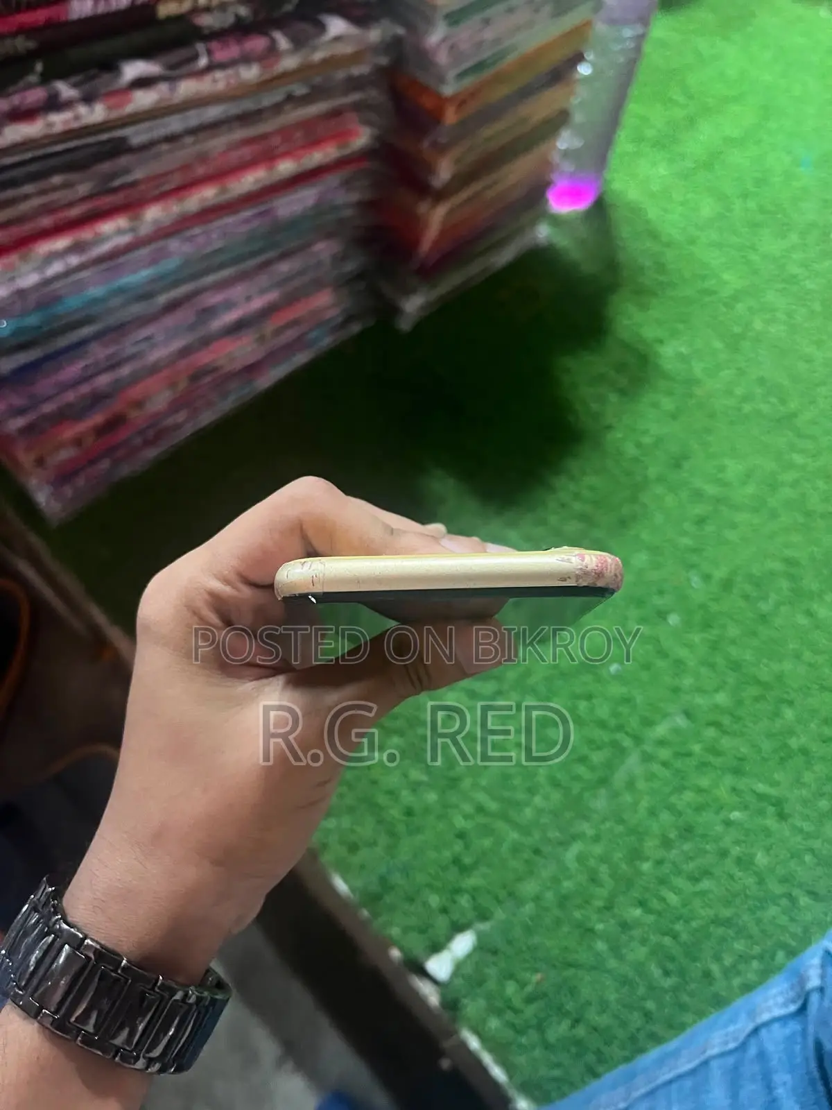 New Apple iPhone XR 64 GB Yellow