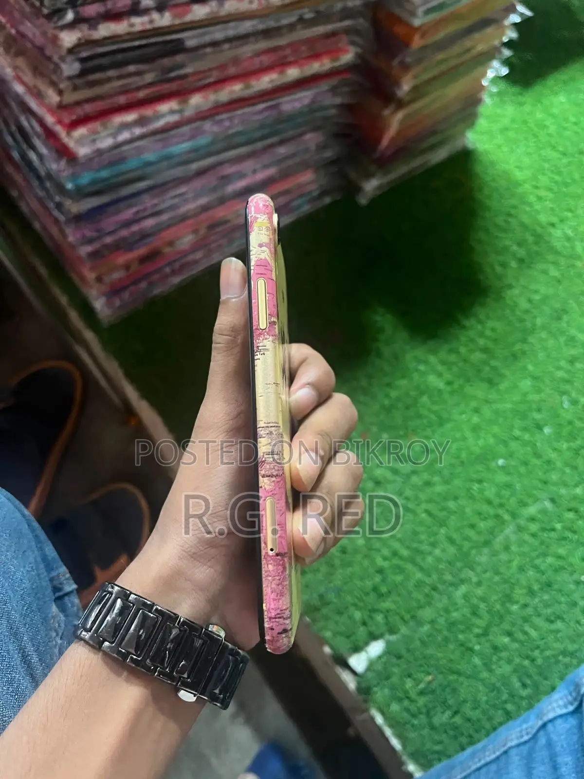 New Apple iPhone XR 64 GB Yellow