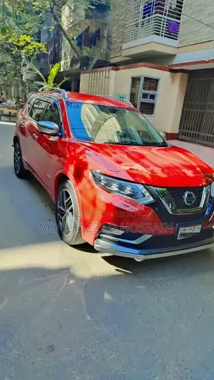 Nissan X trail Hybrid 2017 Red