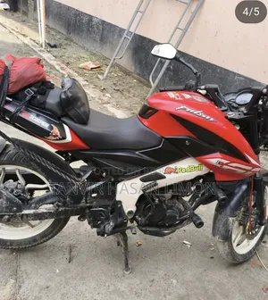 Bajaj Pulsar NS 160 2021 Red