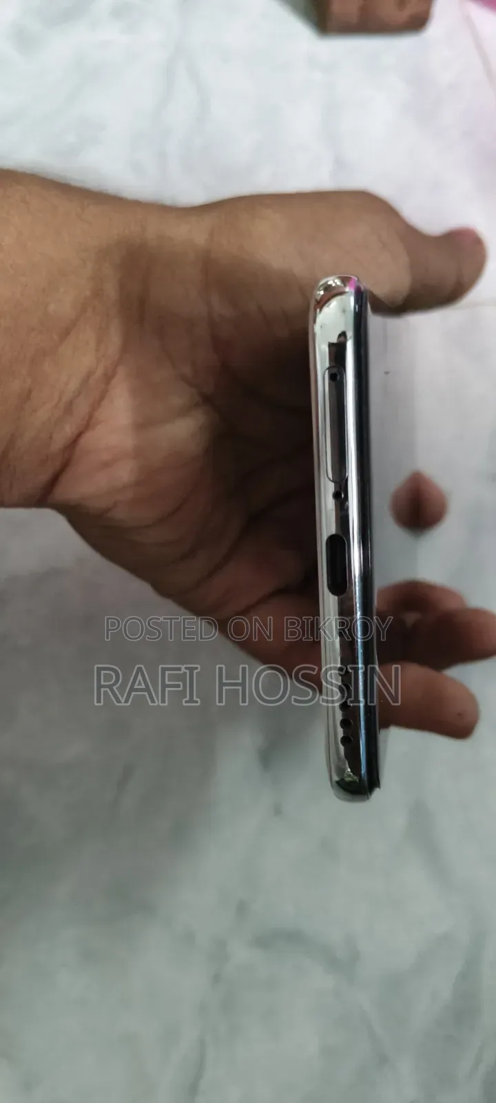 ভিভো টিফোরআর ২৫৬ জিবি সাদা