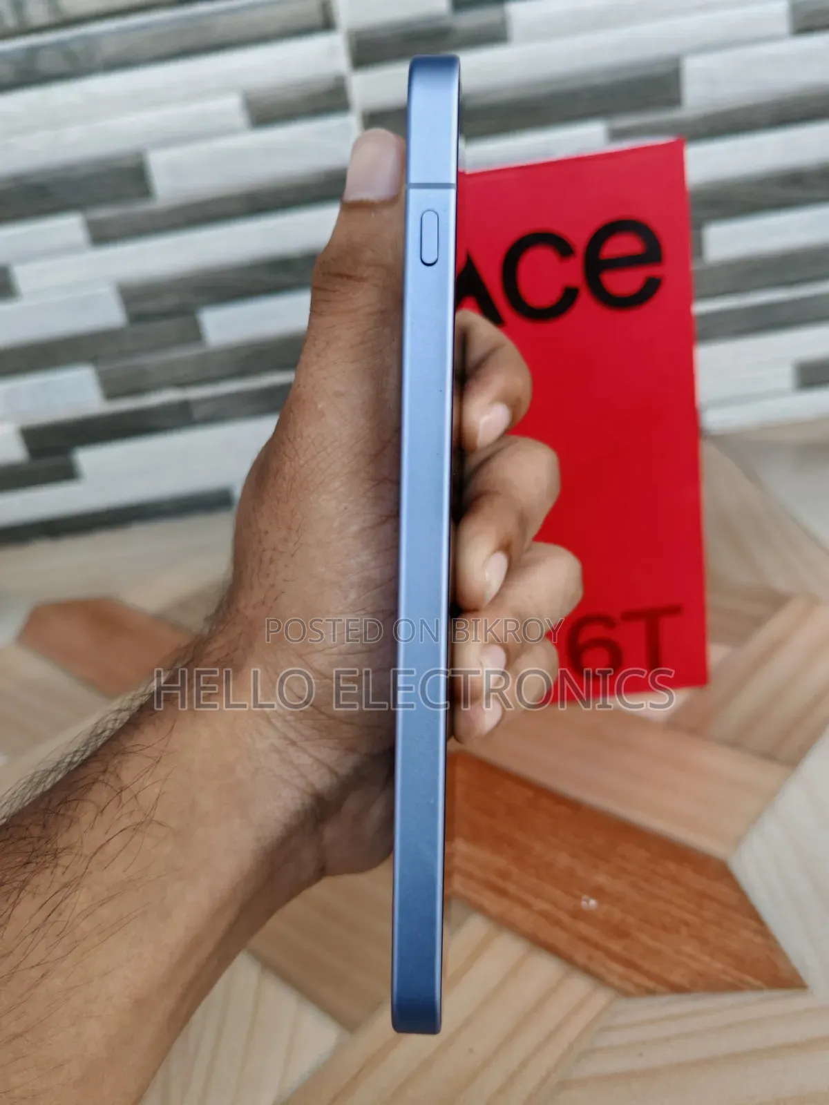ওয়ানপ্লাস ১৫আর ২৫৬ জিবি পার্পল