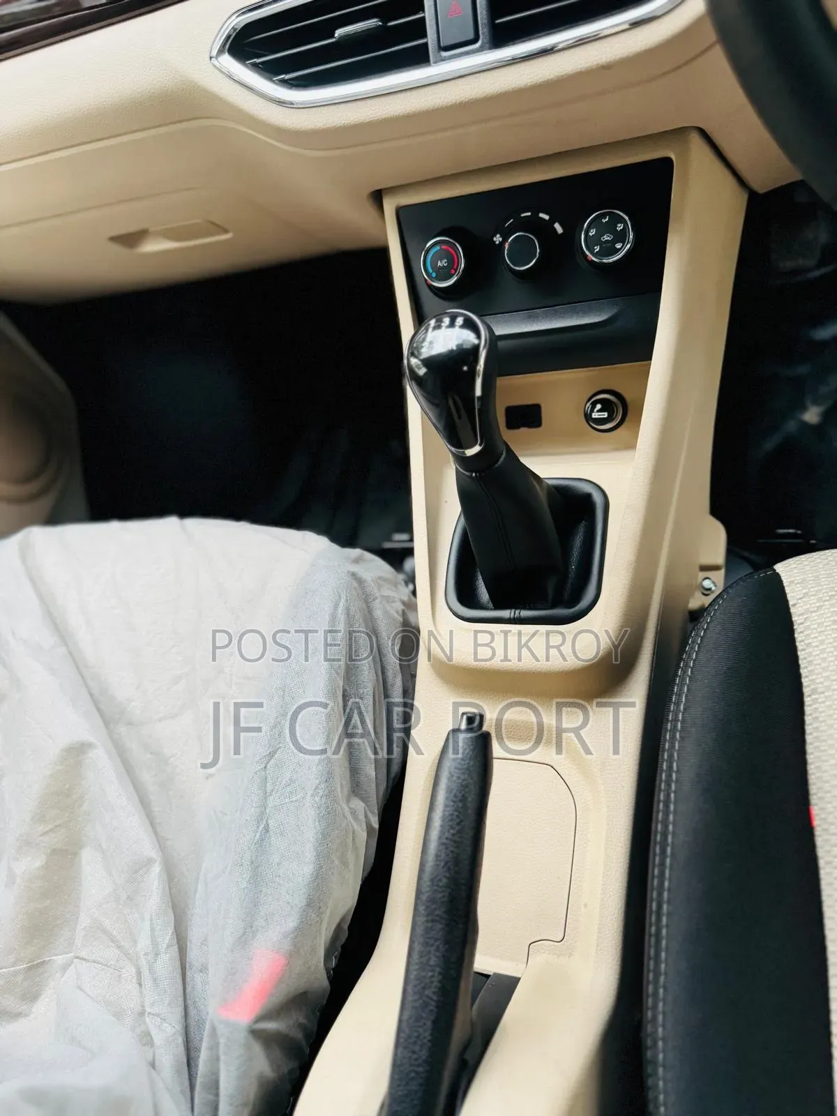 Force Traveller 2025 Beige