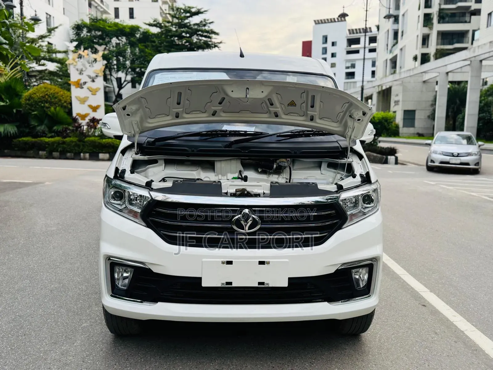 Force Traveller 2025 Beige