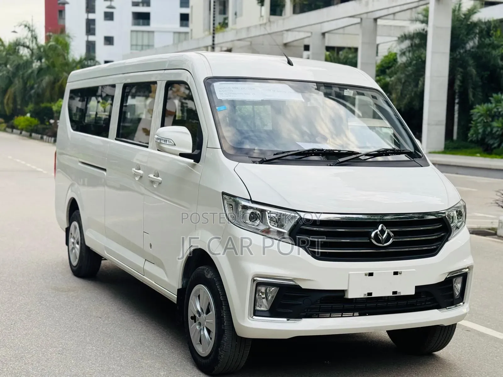 Force Traveller 2025 Beige