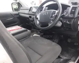 Toyota HiAce 2021 White