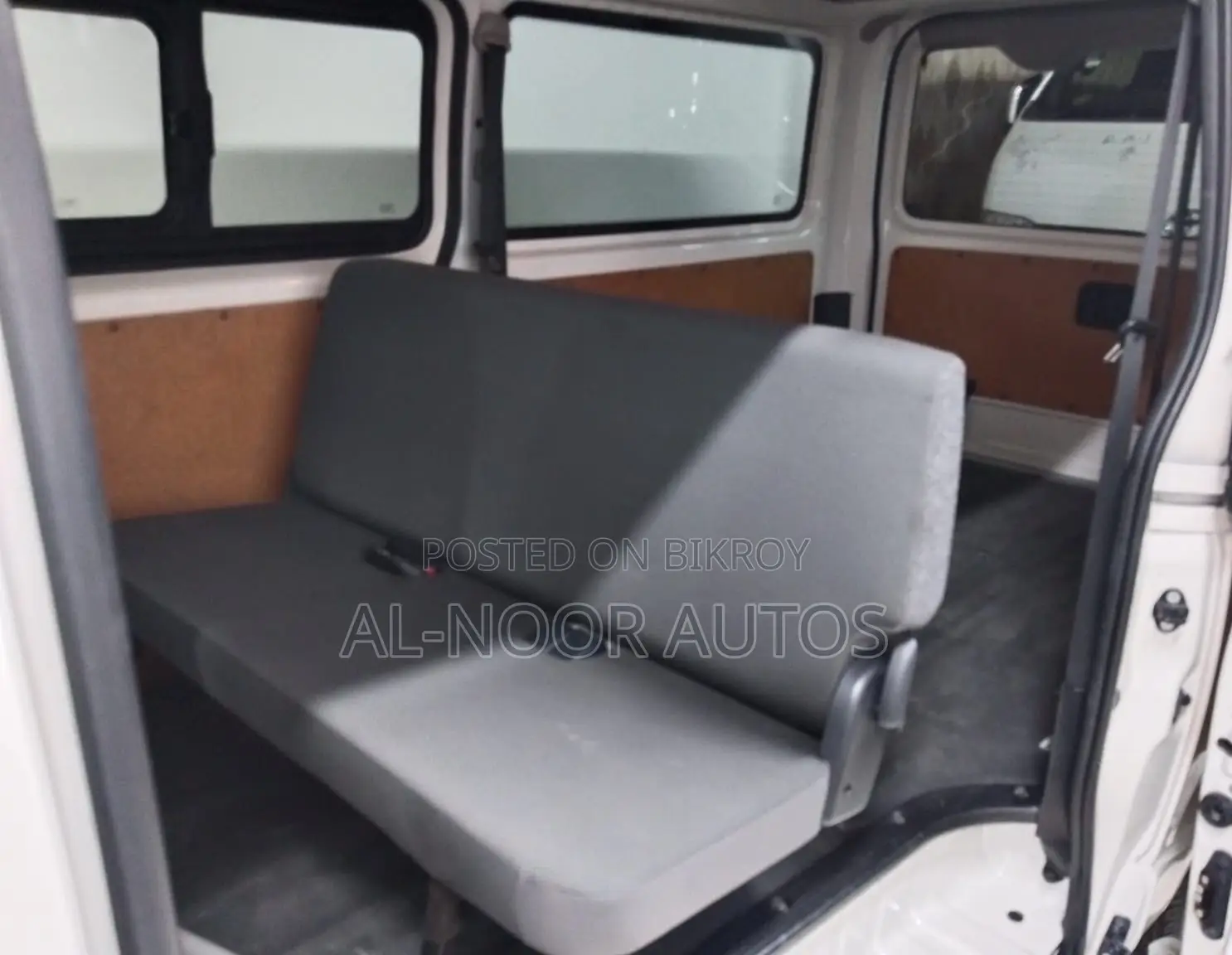 Toyota HiAce 2021 White