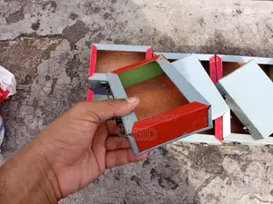 কবুতরের খাবারের পাত্র