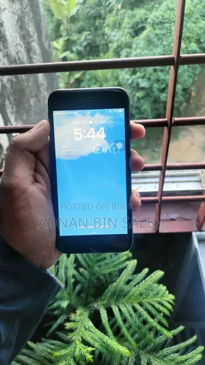 Apple iPhone 8 64 GB Black