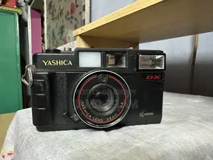 YASHICA Vintage Camera MF 2 Super