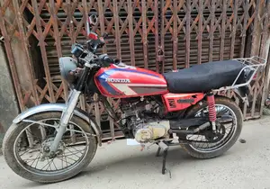 Honda 2003 Red