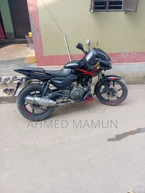 বাজাজ পালসার ১৫০ ২০২৩ কালো
