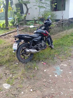 বাজাজ পালসার ১৫০ ২০২৩ কালো