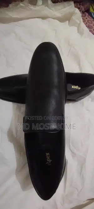 ইমারজেন্সি ফর সেল একদম নিউ জুতা