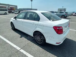 টয়োটা এক্সিও ২০২১ পার্ল