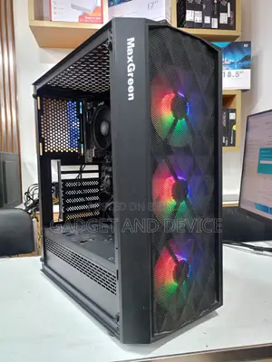 Desktop Computer 16GB AMD Ryzen 5 SSD 256GB