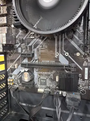 Desktop Computer 16GB AMD Ryzen 5 SSD 256GB
