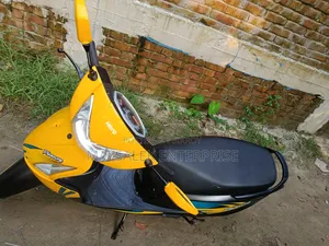 হিরো প্লেজার ২০১৮ ইয়েলো