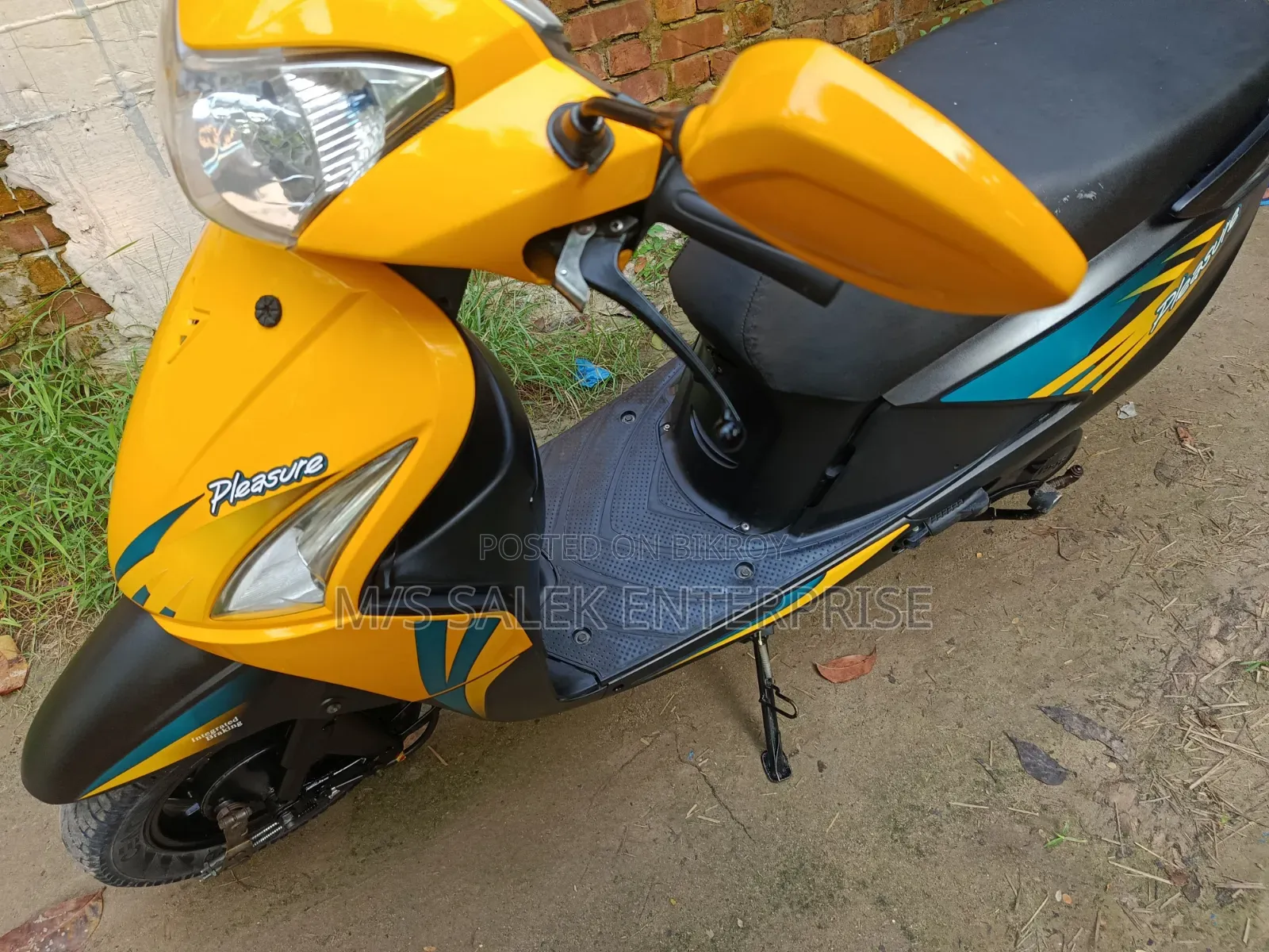 হিরো প্লেজার ২০১৮ ইয়েলো