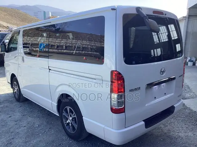Toyota HiAce 2021 White