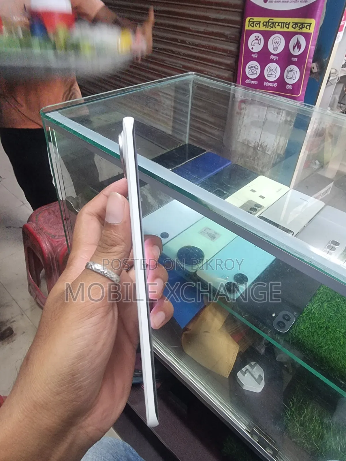টেকনো পোভা স্লিম ৫জি ২৫৬ জিবি হোয়াইট