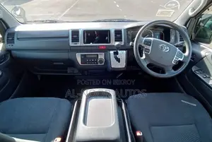 Toyota HiAce 2021 White