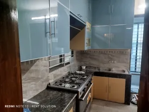 বনানীতে ভাড়া দেওয়ার জন্য আসবাবপত্রসহ ৩ কামরার অ্যাপার্টমেন্ট