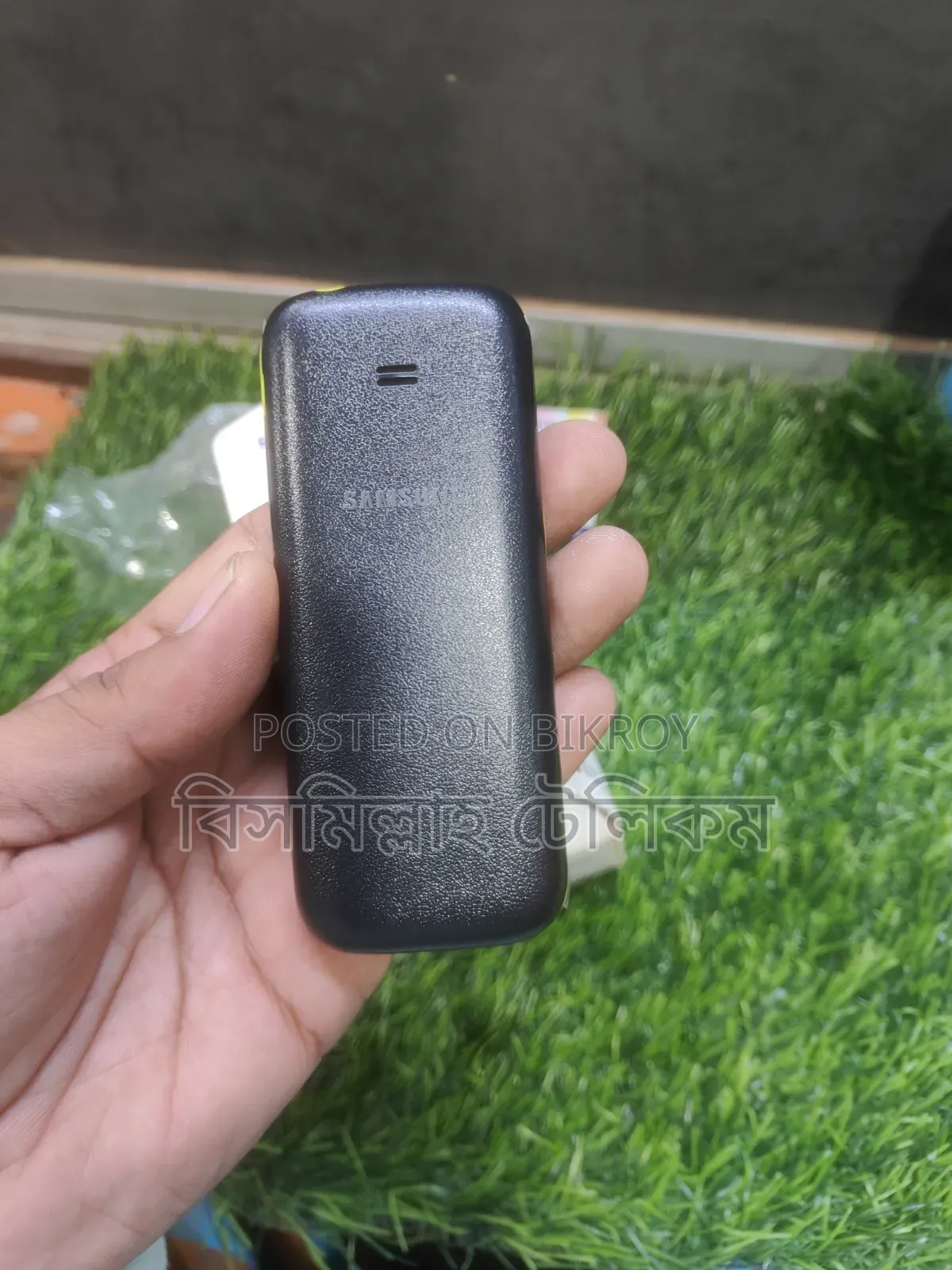 New Samsung Guru Music 2 Black