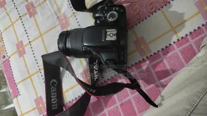 ক্যানন ৬০০ডি উইথ ১৮-৫৫ কিট লেন্স, ব্যাটারি, চার্জার, ব্যাগ