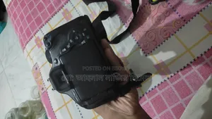 ক্যানন ৬০০ডি উইথ ১৮-৫৫ কিট লেন্স, ব্যাটারি, চার্জার, ব্যাগ
