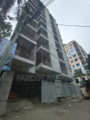 ঢাকায় ৬০ ফিট রোডে ৩ বেডরুমের অ্যাপার্টমেন্ট বিক্রয়ের জন্য