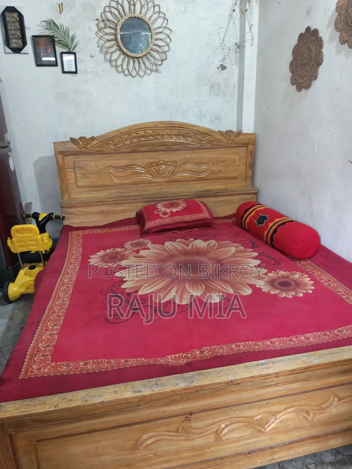 একটি খাট বিক্রি হবে