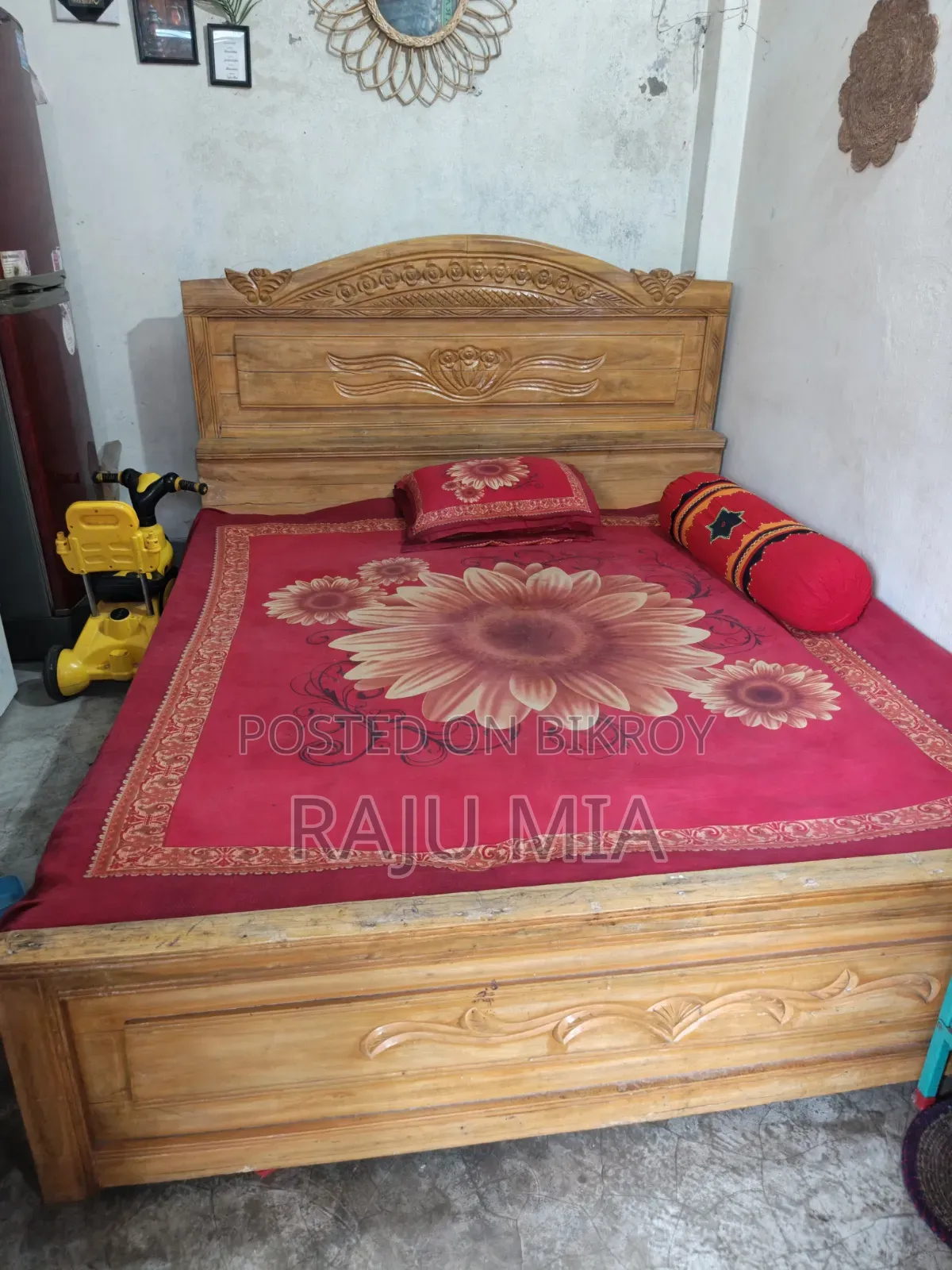 একটি খাট বিক্রি হবে