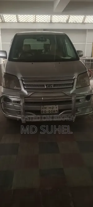 টয়োটা নোয়া ২০০৪ সিলভার