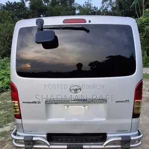 Toyota HiAce 2016 Silver