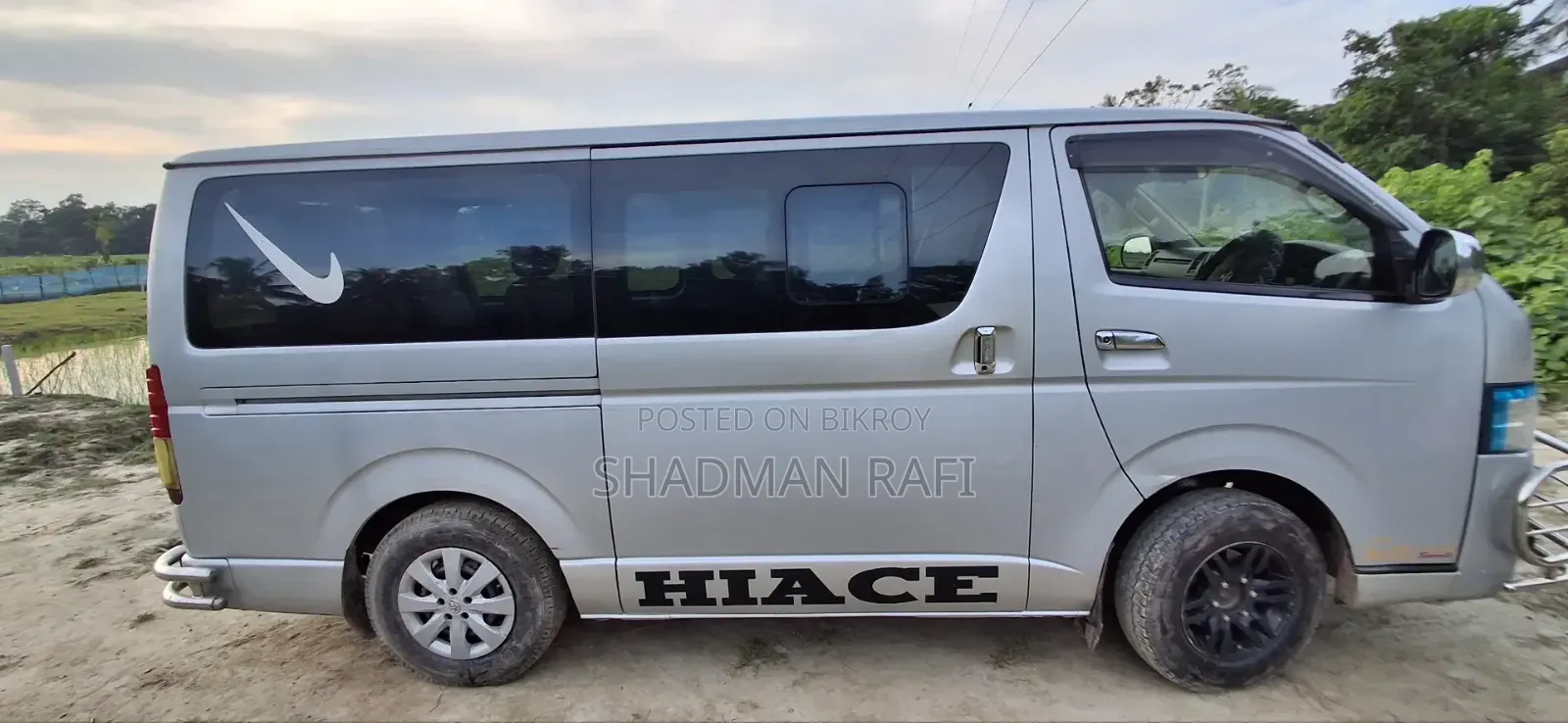 Toyota HiAce 2016 Silver