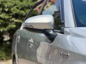 Toyota Axio 1.5 Hybrid 2WD 2017 Silver