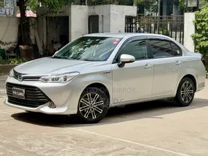 Toyota Axio 1.5 Hybrid 2WD 2017 Silver