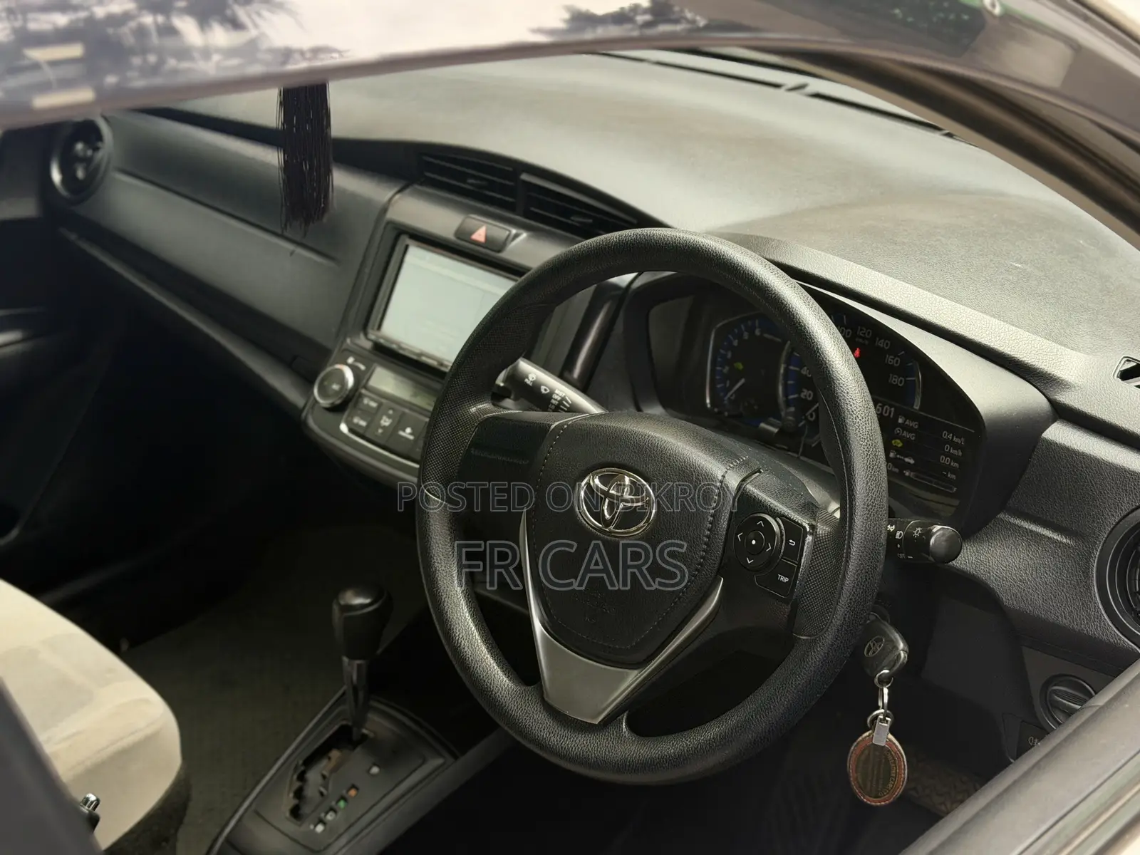 Toyota Axio 1.5 Hybrid 2WD 2017 Silver