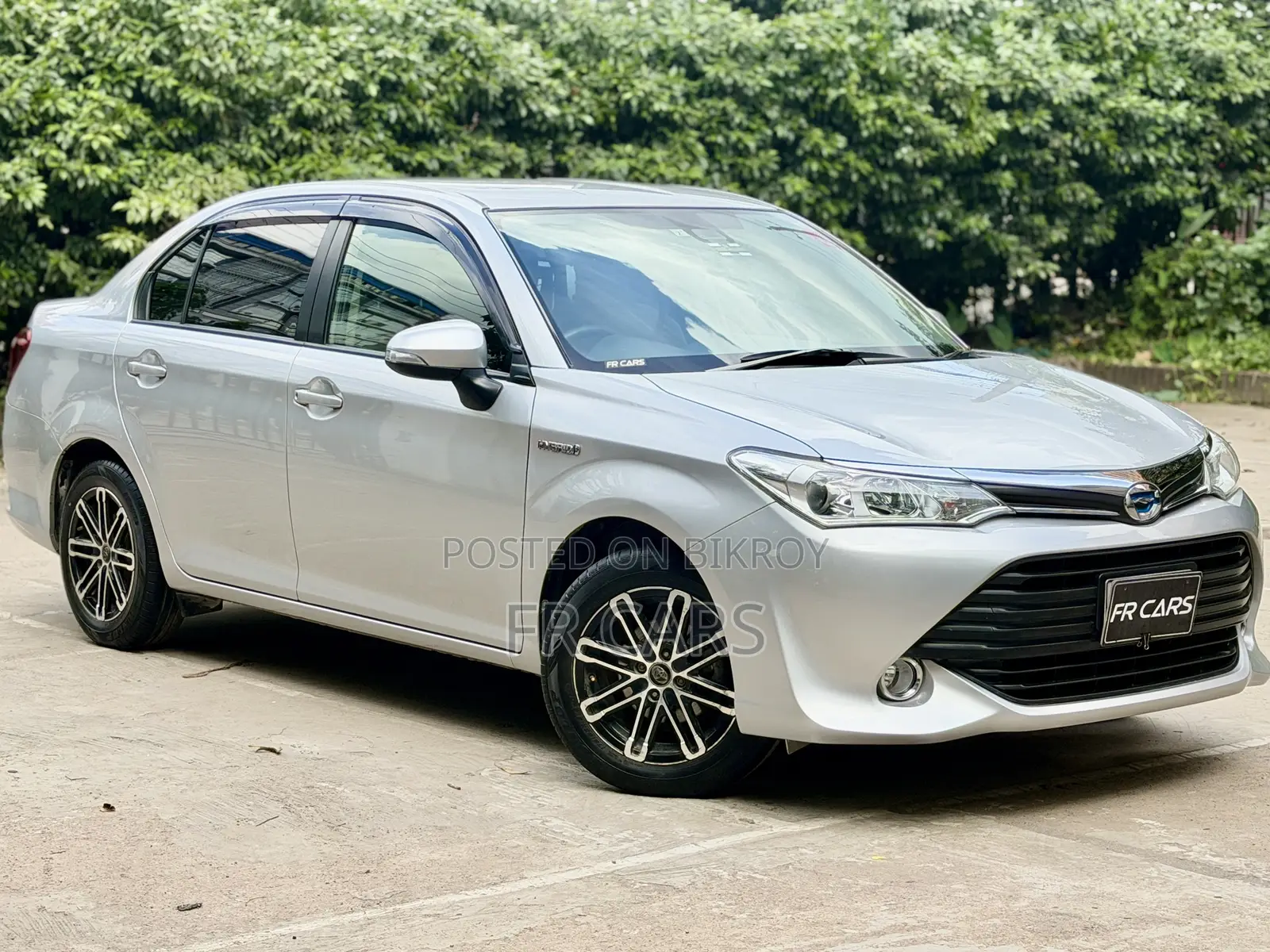 Toyota Axio 1.5 Hybrid 2WD 2017 Silver