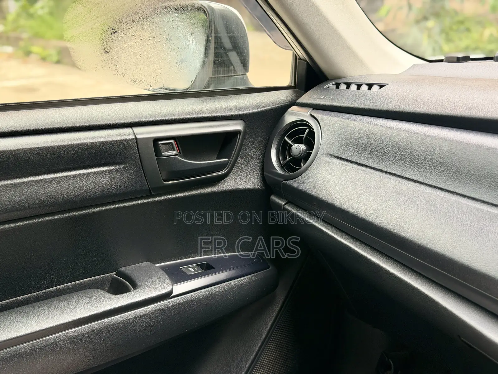 Toyota Axio 1.5 Hybrid 2WD 2017 Silver