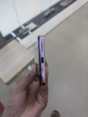 নতুন ভিভো ভি৫০ লাইট ৪জি ২৫৬ জিবি গোল্ড
