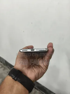 টেকনো ক্যামন ৪০ প্রো ৪জি ২৫৬ জিবি ব্ল্যাক