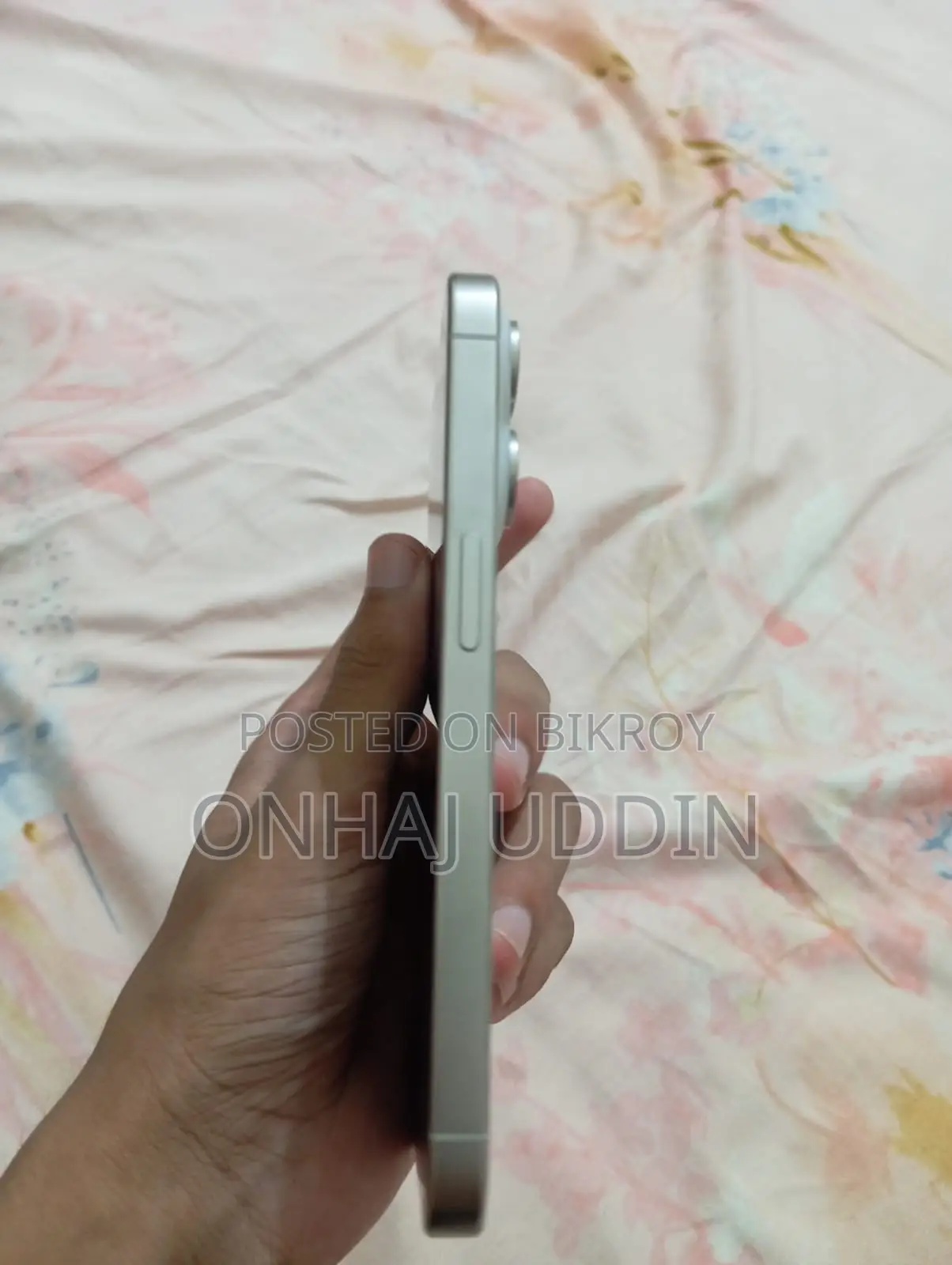 অ্যাপল আইফোন ১৫ প্রো ১২৮ জিবি হোয়াইট