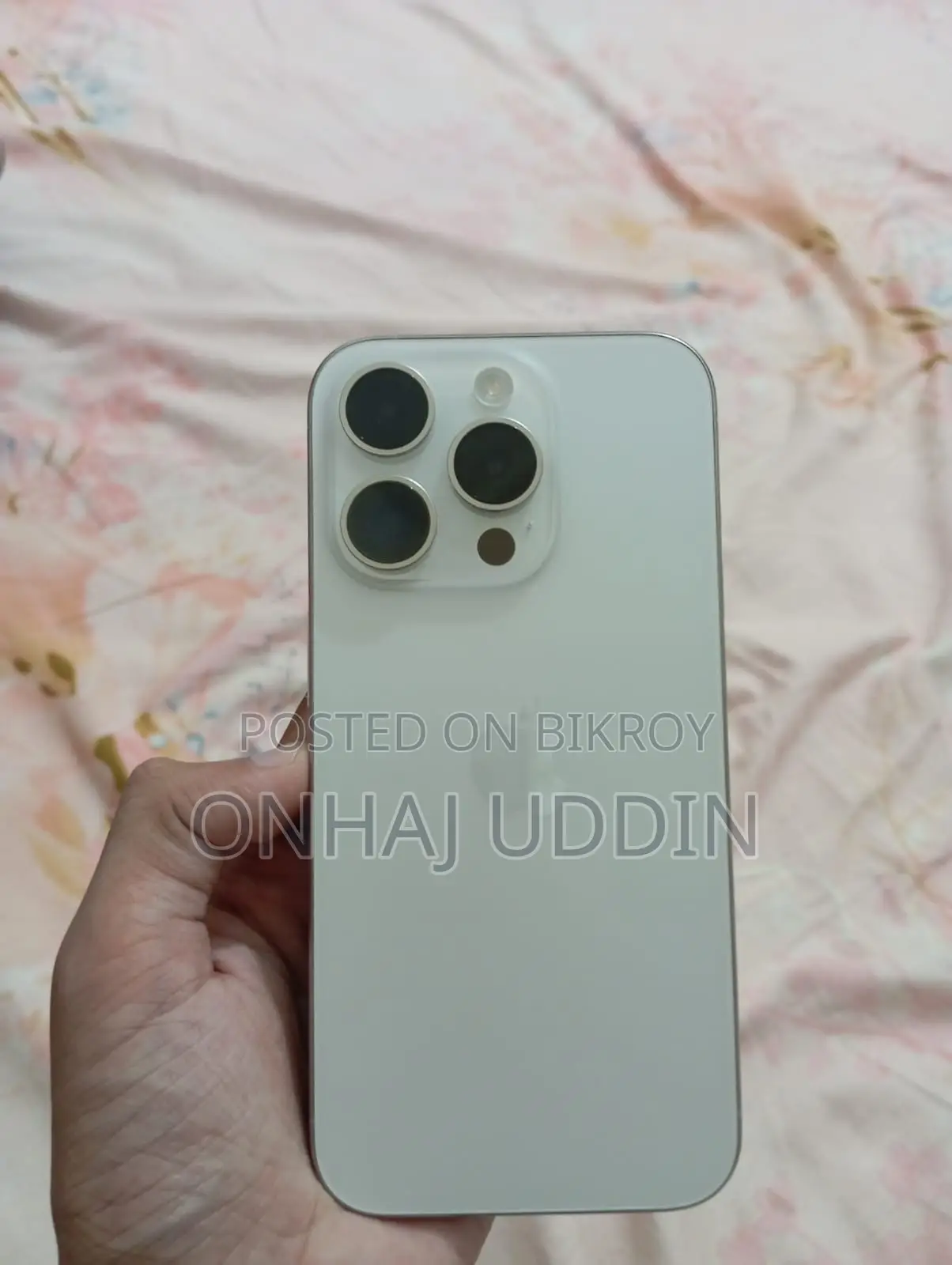 অ্যাপল আইফোন ১৫ প্রো ১২৮ জিবি হোয়াইট