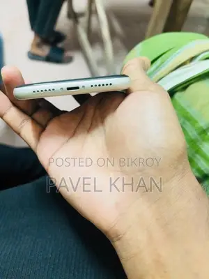 অ্যাপল আইফোন ১১ ১২৮ জিবি হোয়াইট