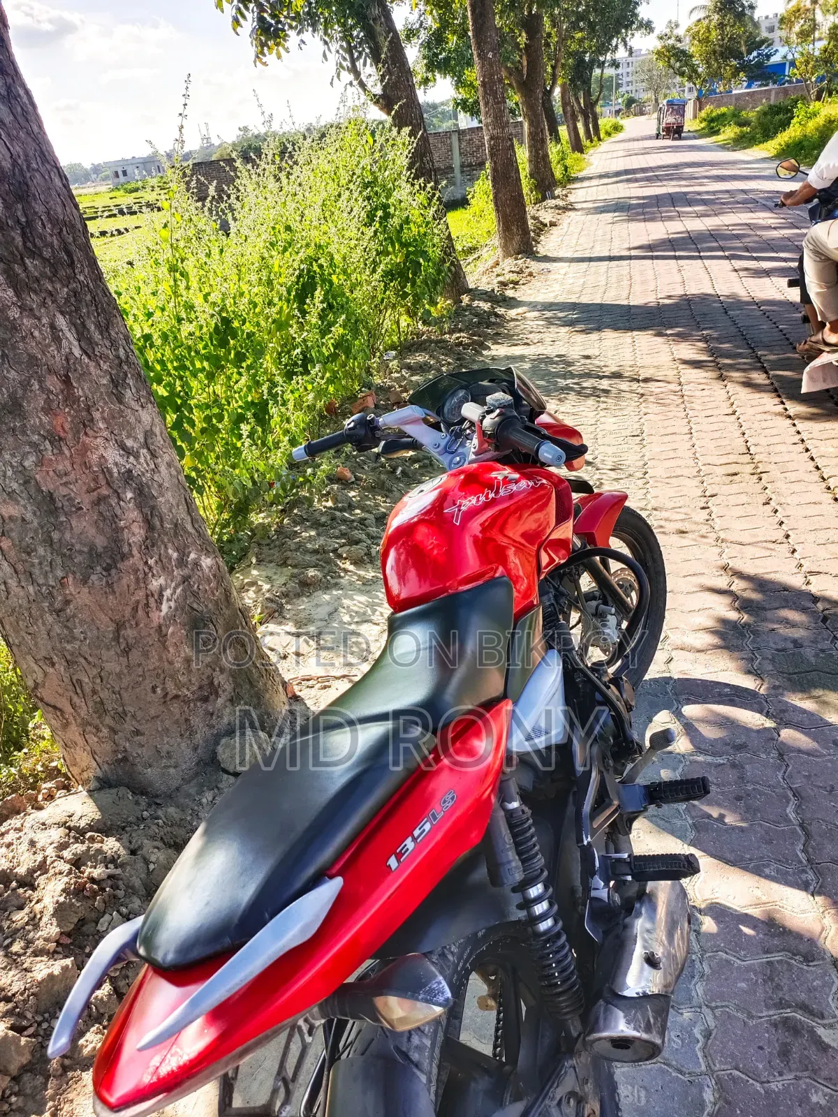 Bajaj Pulsar 135 LS 2011 Red