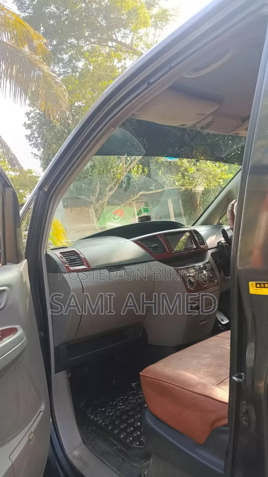 Toyota HiAce 2001 Black