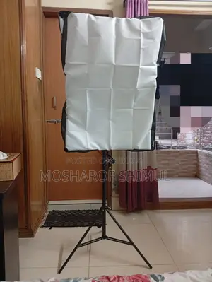 Light Stand With 2pcs 18Watt Bulbs