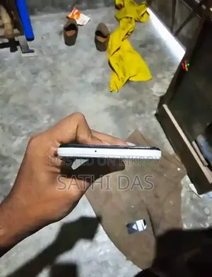 Oppo F17 ১২৮ জিবি লাল